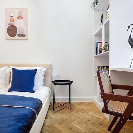 Tyzenhauz Apartments Krowoderska Street 크라쿠프 외부 사진