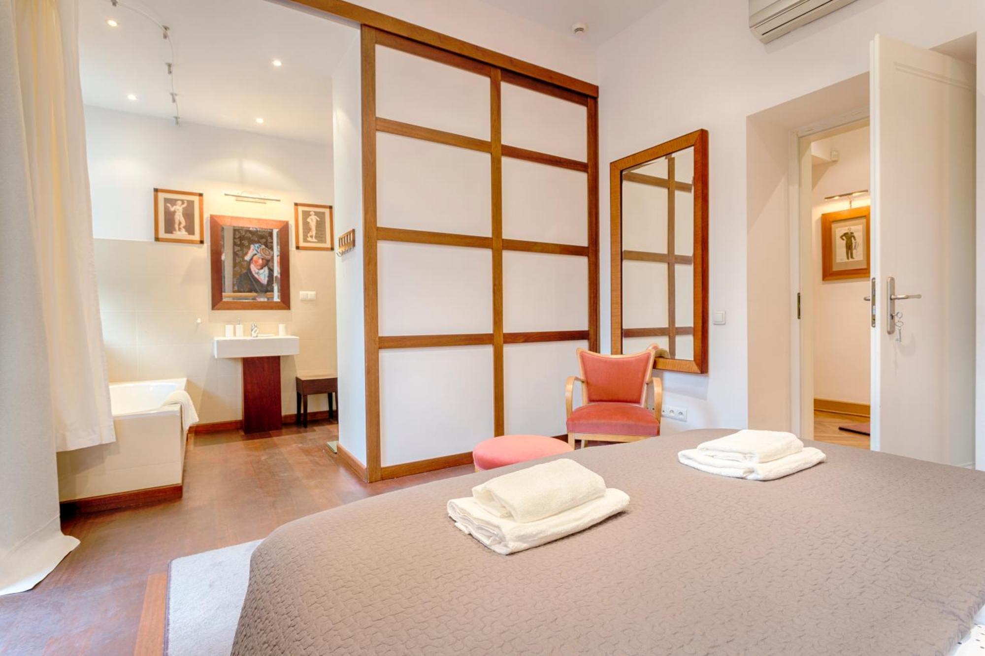 Tyzenhauz Apartments Krowoderska Street 크라쿠프 외부 사진